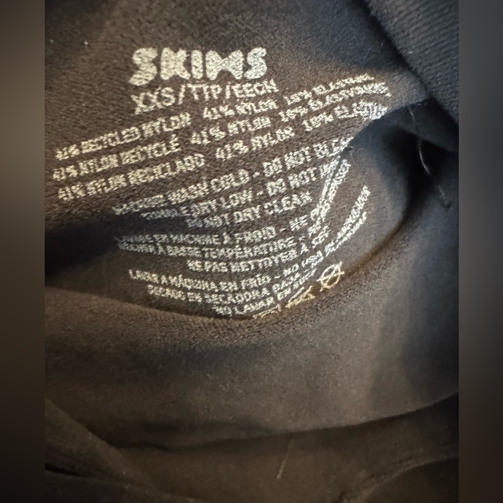 SKIMS SEAMLESS SCULPT BRIEF BODYSUIT - Picture 15 of 16